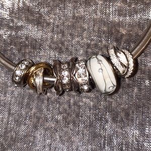 ✨(6) PANDORA BRACELET CHARMS✨